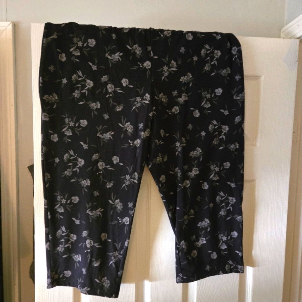 Croft & Barrow Womens 3/4 Length Work/Dress Pants